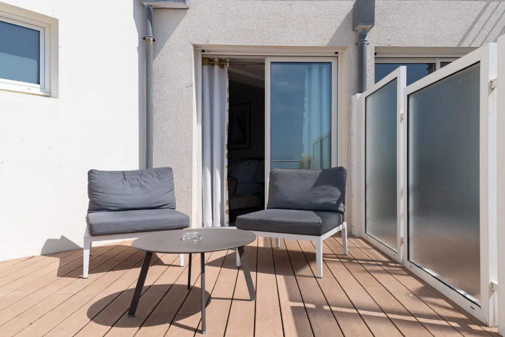 Image par défaut illustrant le propos de la page Chambre Terrasse sur le large de Coeur de Nacre