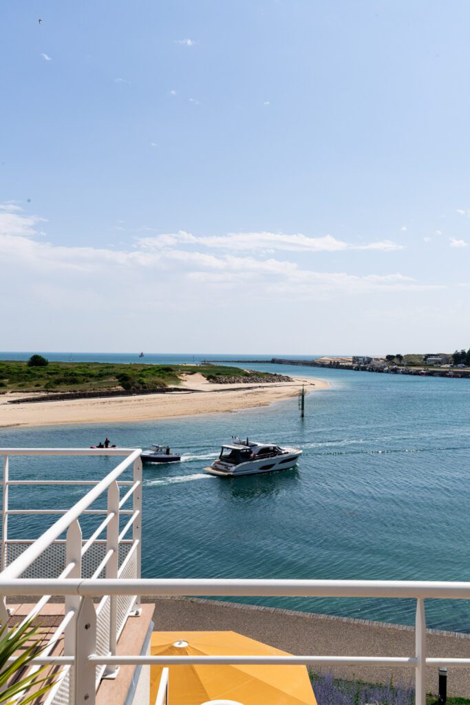 Image par défaut illustrant le propos de la page L’Hôtel de Coeur de Nacre