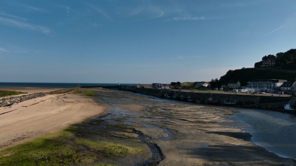 Image par défaut illustrant le propos de la page L’Hôtel de Coeur de Nacre